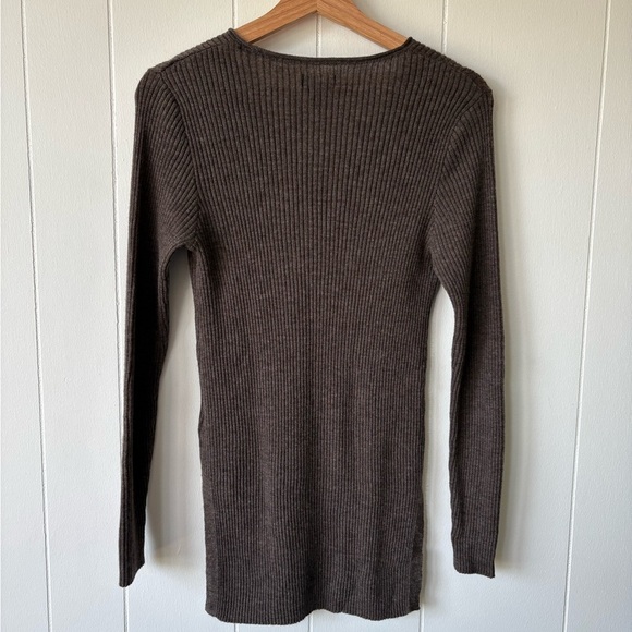 Adrienne Vittadini 100% Merino Wool Dark Brown V-Neck Sweater | Size Large - Picture 7 of 8